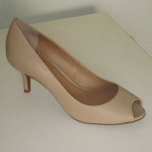 Tahari "Janna" Womens Tan Leather Peep Pump w/2.5" Heel NWOB - Size 7.5M